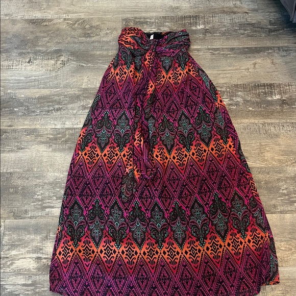 Xhilaration Dresses & Skirts - Elegant Multicolor Patterned Women's Strapless Dress